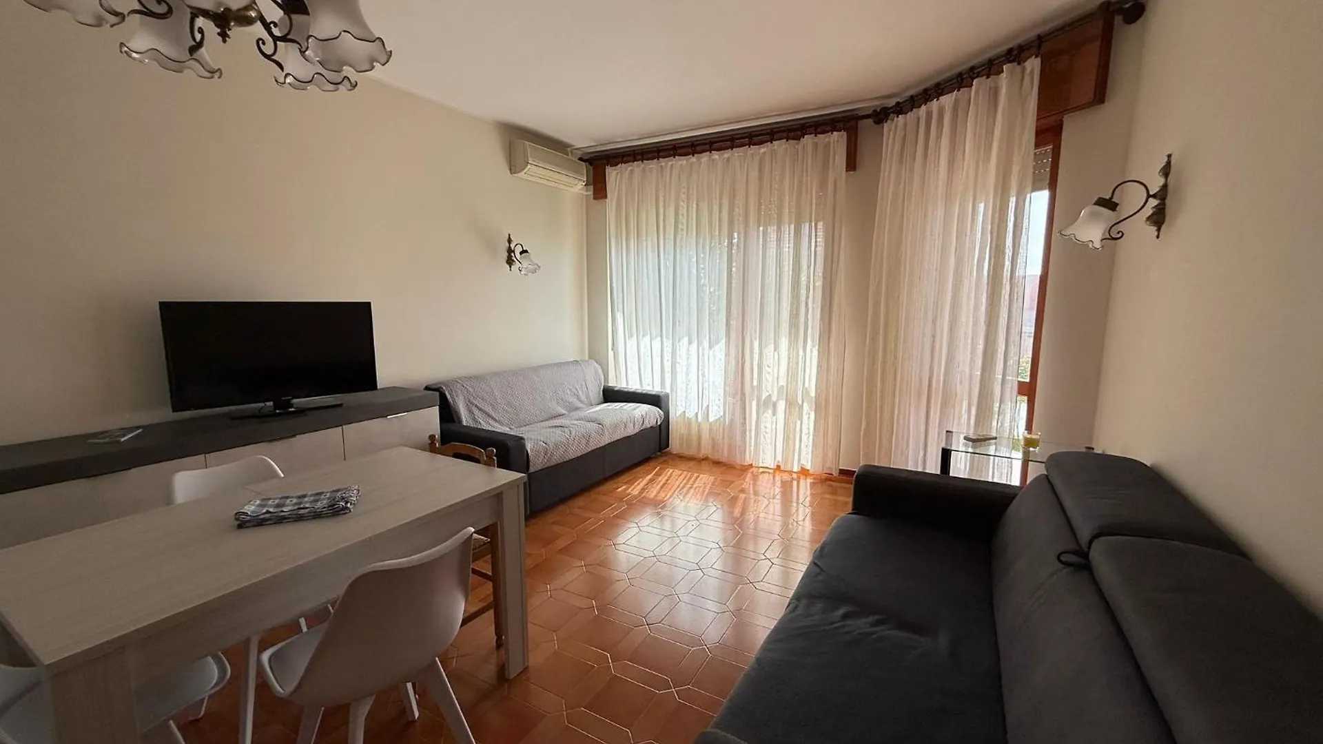 Wh - Appartamento Siccardi In Zona Residenziale Con Posto Auto Sanremo Apartment